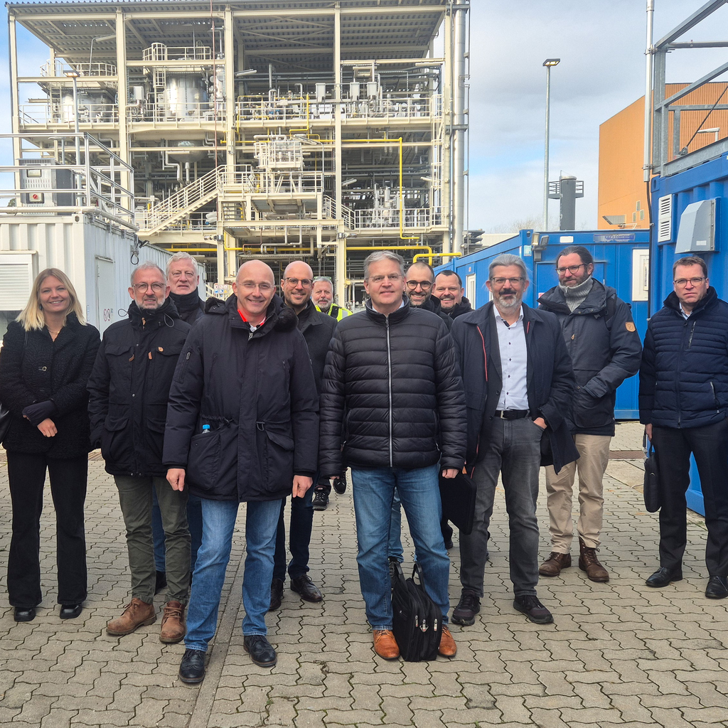 Schneider Electric zu Besuch am KIT Energy Lab